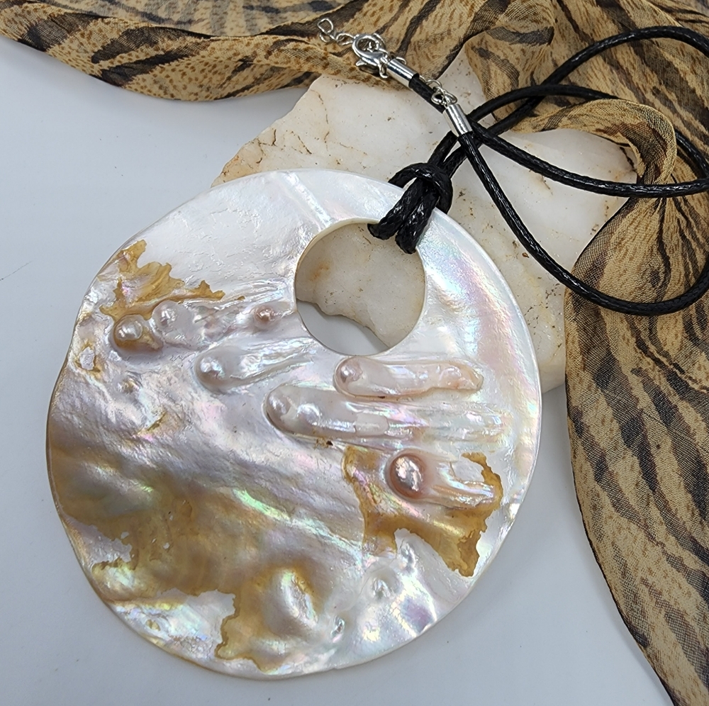 Natural Raw Genuine Mother of Pearl Jewelry Tropical Shell Large Pendant - Picture 4 of 7